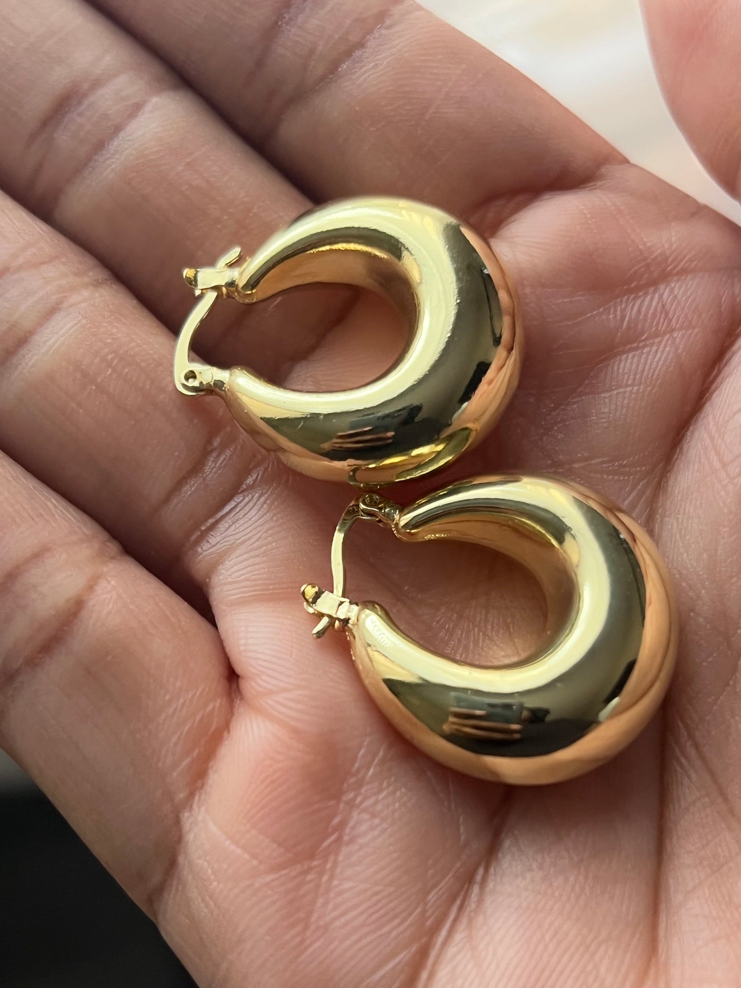 Luna Luxe Hoops